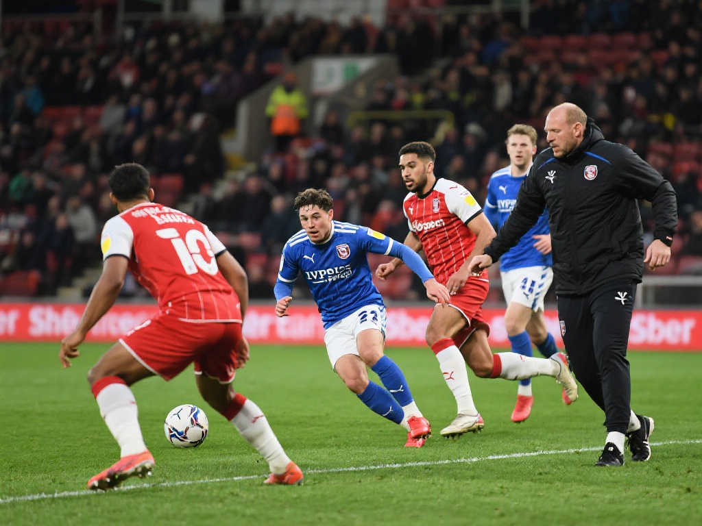 羽毛球女单半决赛：陈雨菲激战韩悦争夺决赛席位