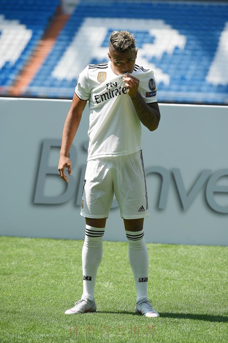 5场两球! 官方：迪亚斯当选皇马12月最佳球员